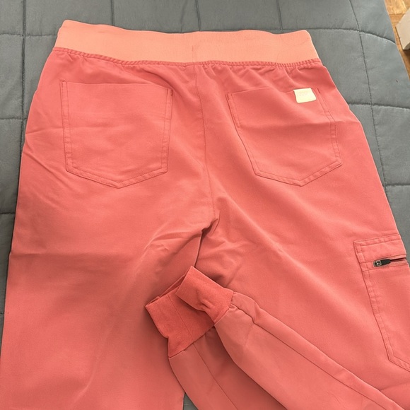 CODE NXT jogger scrub bottoms mauve - Picture 3 of 9